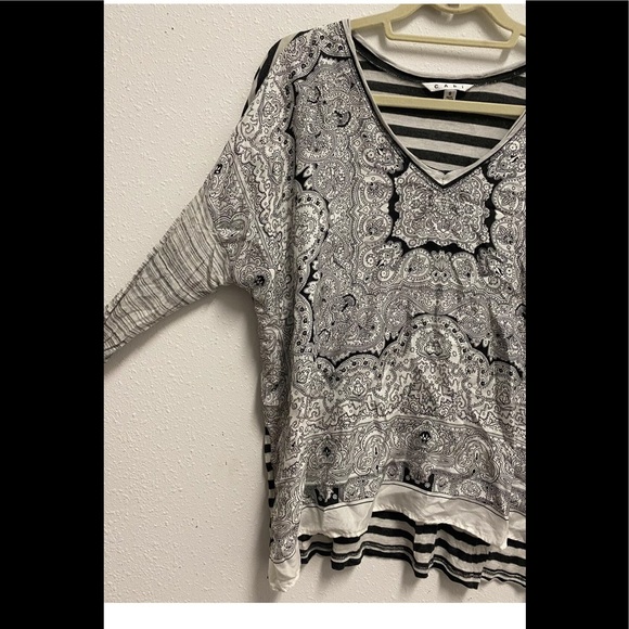Women’s CAbi Top Size Small - Picture 3 of 7